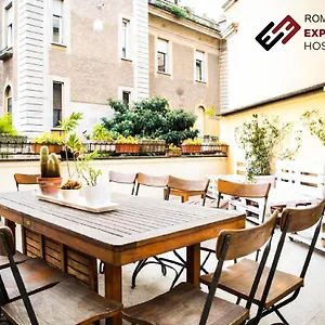 Hostel Experience, Roma